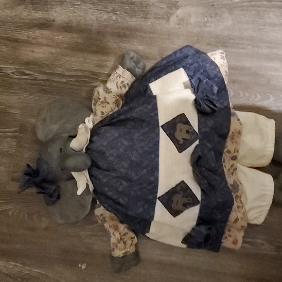 Beautiful handcrafted Elephant - Picture 9 of 13